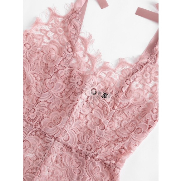 Only 1 left ! Pretty little thing pink lace bodysuit - Picture 4 of 5